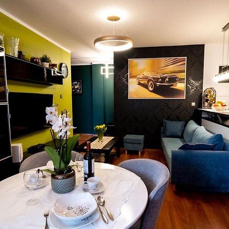 Torre Verona Apartment - 70M2, Terrace, Garage クラクフ エクステリア 写真