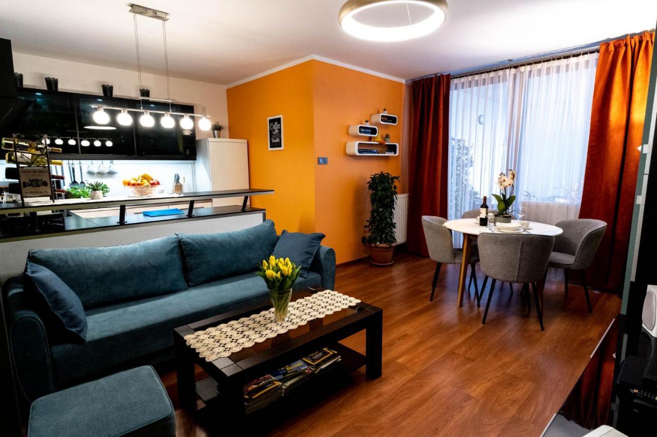 Torre Verona Apartment - 70M2, Terrace, Garage クラクフ エクステリア 写真