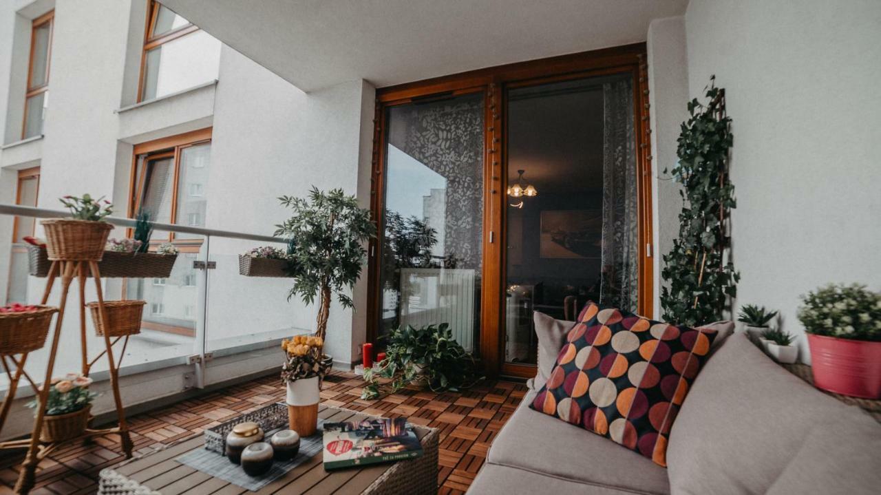Torre Verona Apartment - 70M2, Terrace, Garage クラクフ エクステリア 写真